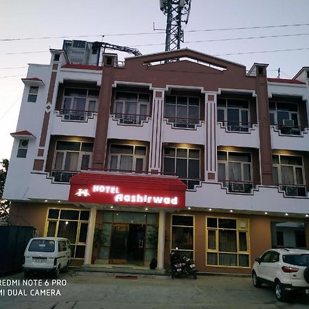 Aashirwad Hotel Катра Екстериор снимка